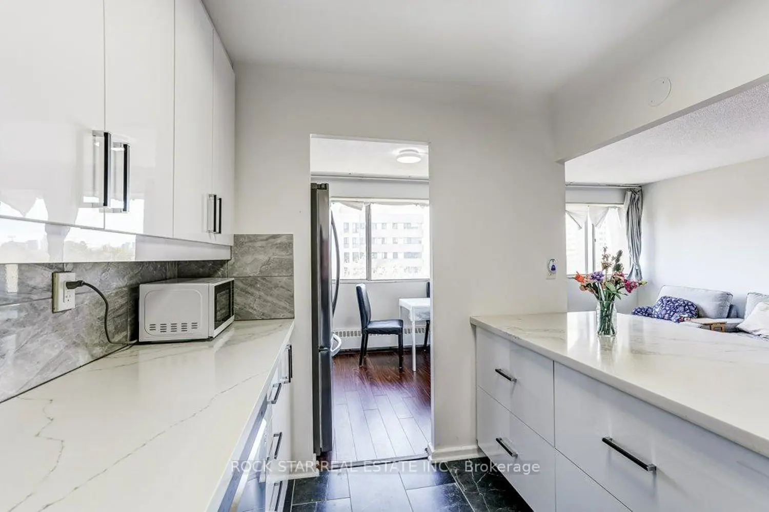 Additional image 9 of 10 Sunny Glenway 708