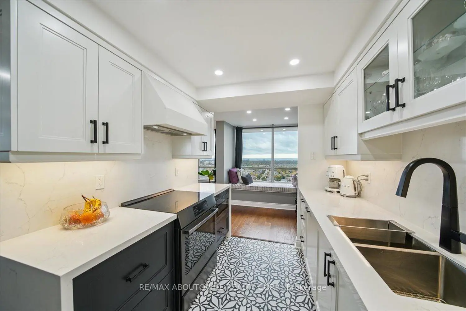Additional image 10 of 550 Webb Drive 2603