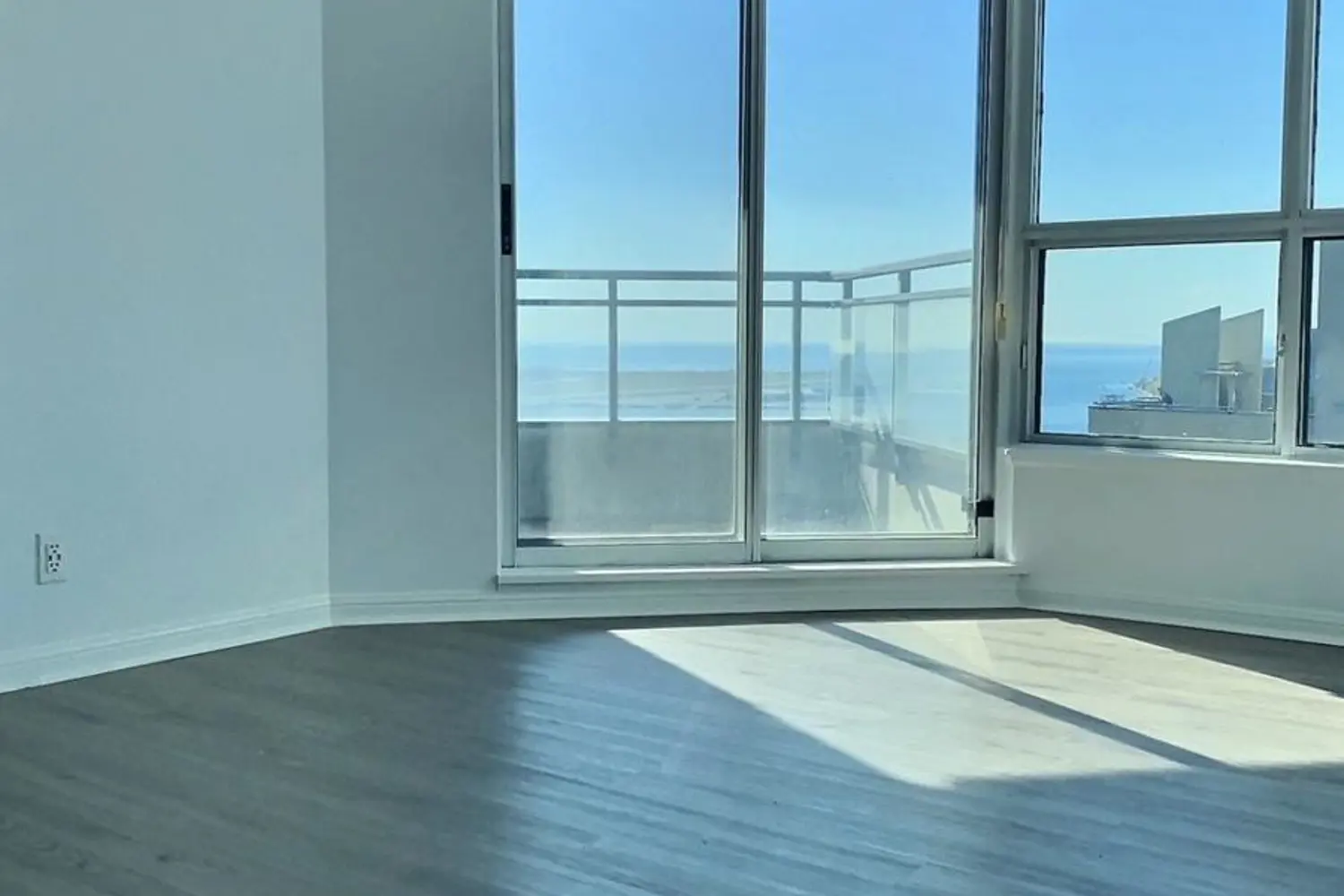 Additional image 11 of 230 Queens Quay 2322