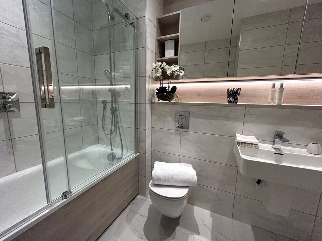 Additional image 4 of 3 bed flat to rentCortland At Colliers Yard, 7 Bankside Boulevard Salford, Greater Manchester M3