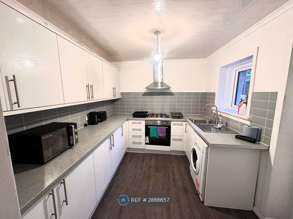 Additional image 3 of 4 bed flat to rentCecil St, Glasgow G12