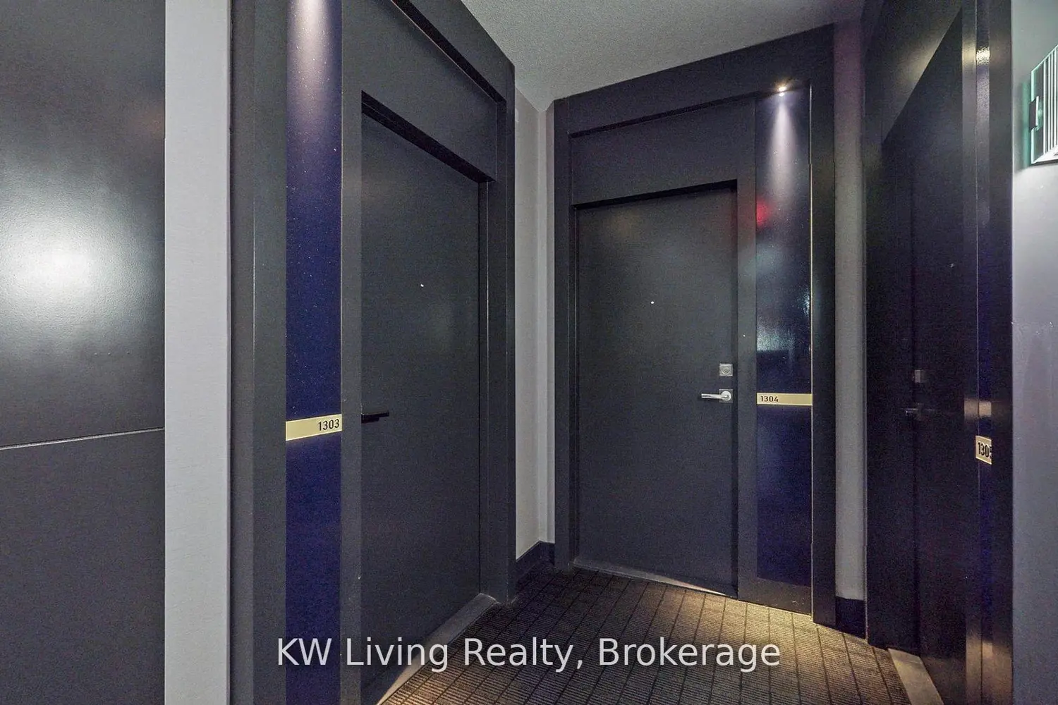 Additional image 7 of 832 Bay Street 1303