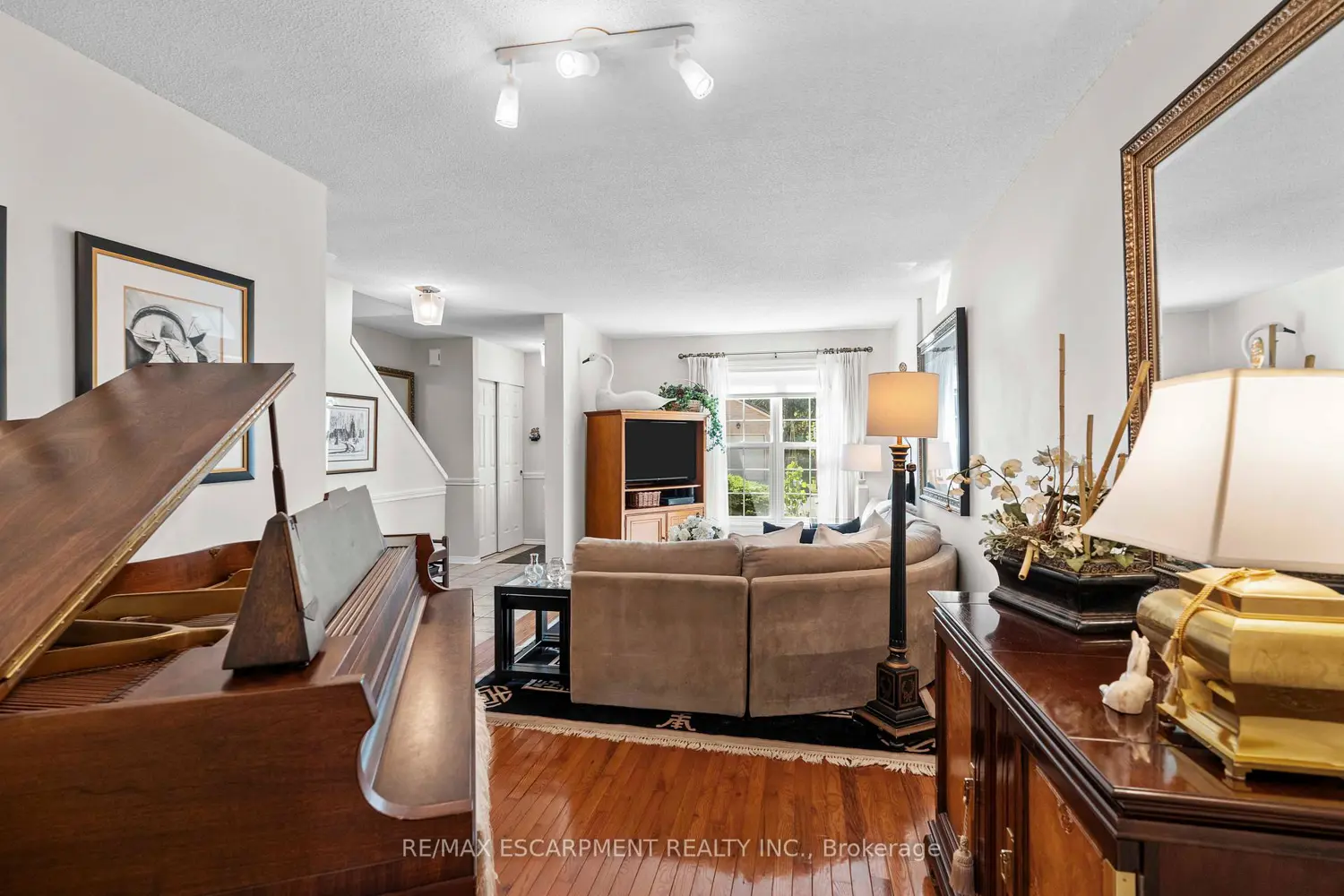 Additional image 5 of 2272 Mowat Avenue 56
