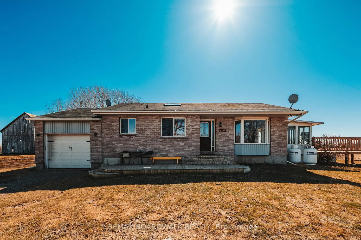 885 Townline Road photo 2