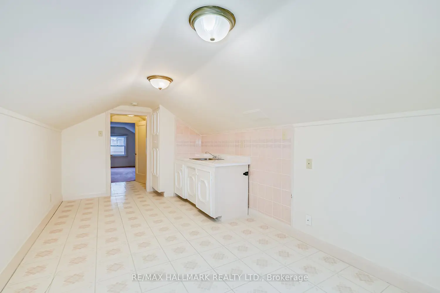 Additional image 12 of 945 Glencairn Avenue