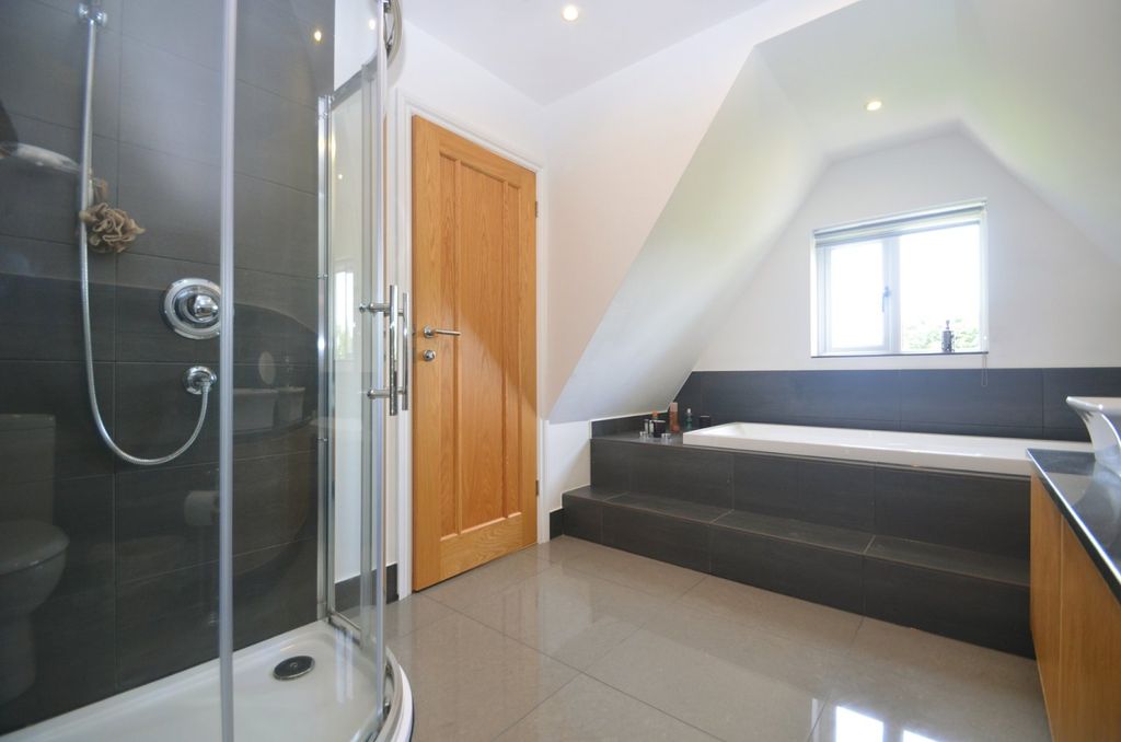 Additional image 27 of 5 bed detached house to rentClarendon Way, Chislehurst BR7