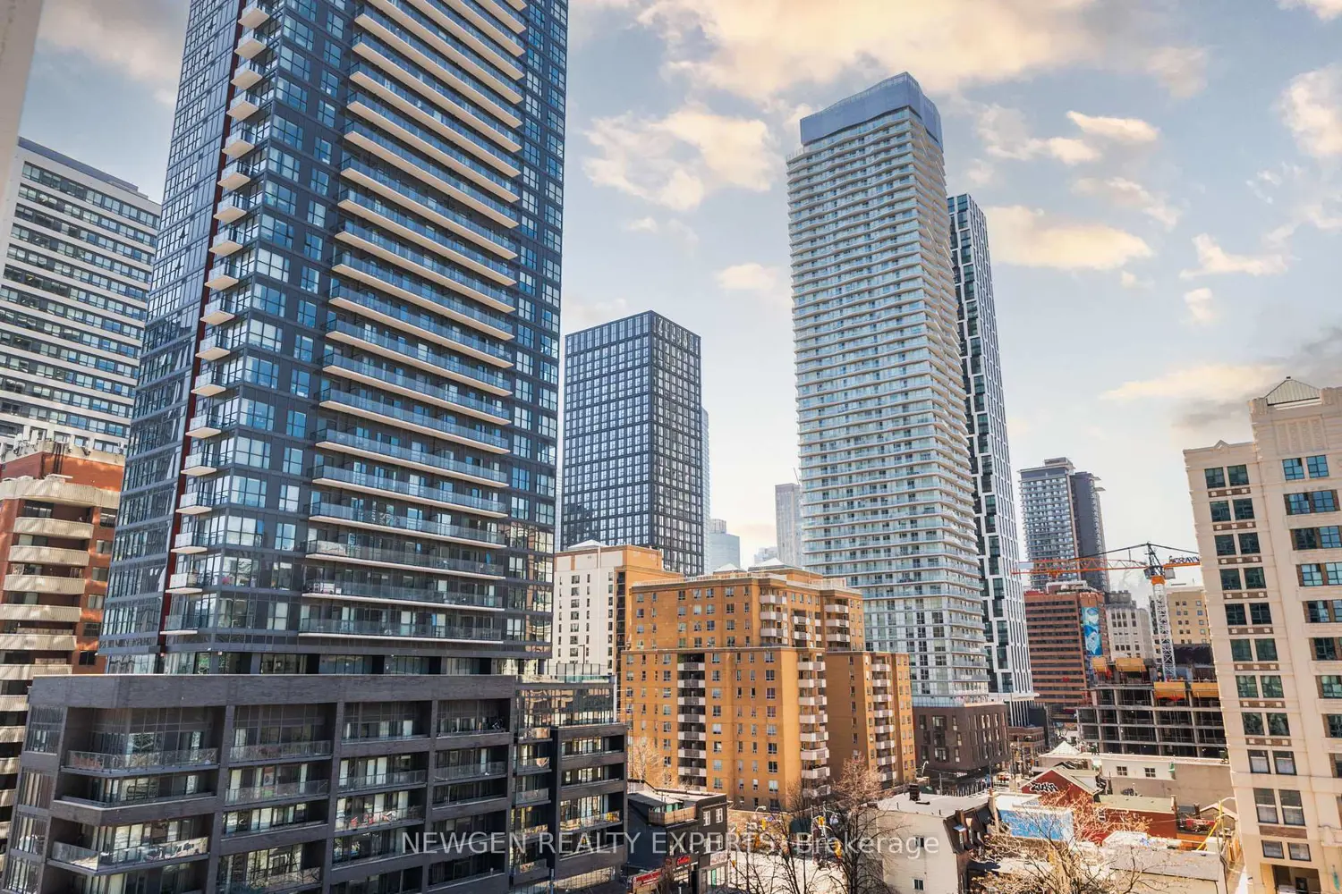 251 Jarvis Street 1624