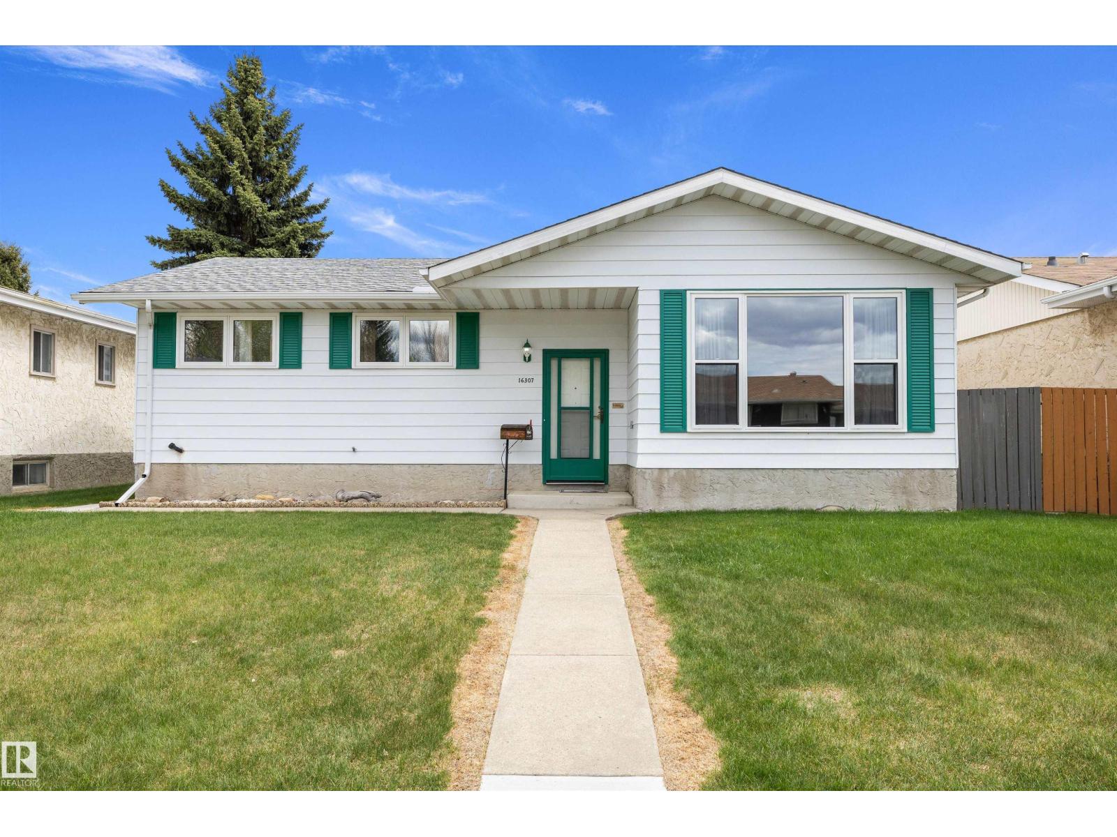 16307 111 Street NW, Edmonton, AB, T5X2A9