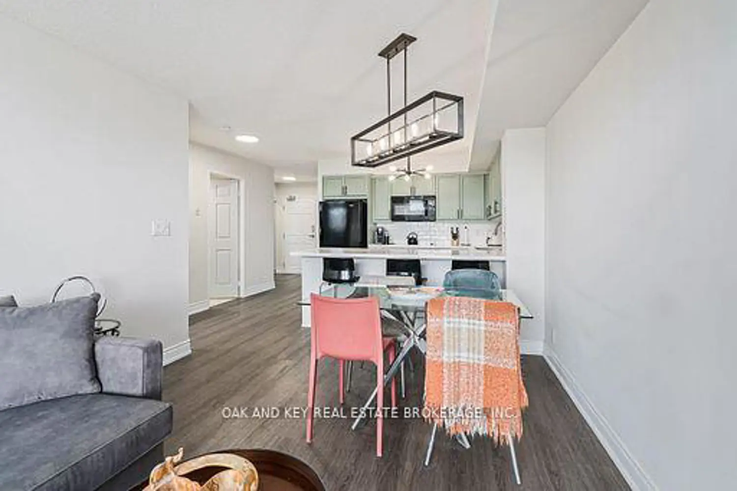 Additional image 9 of 245 Davisville Avenue 613