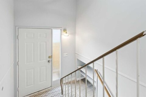 Additional image 8 of 1121 Berkley Drive NW, Calgary, AB, T3K 1S6