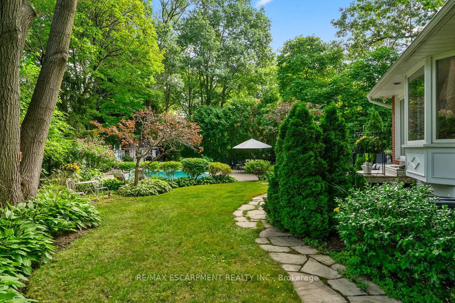 Additional image 12 of 1373 Queen Victoria Avenue