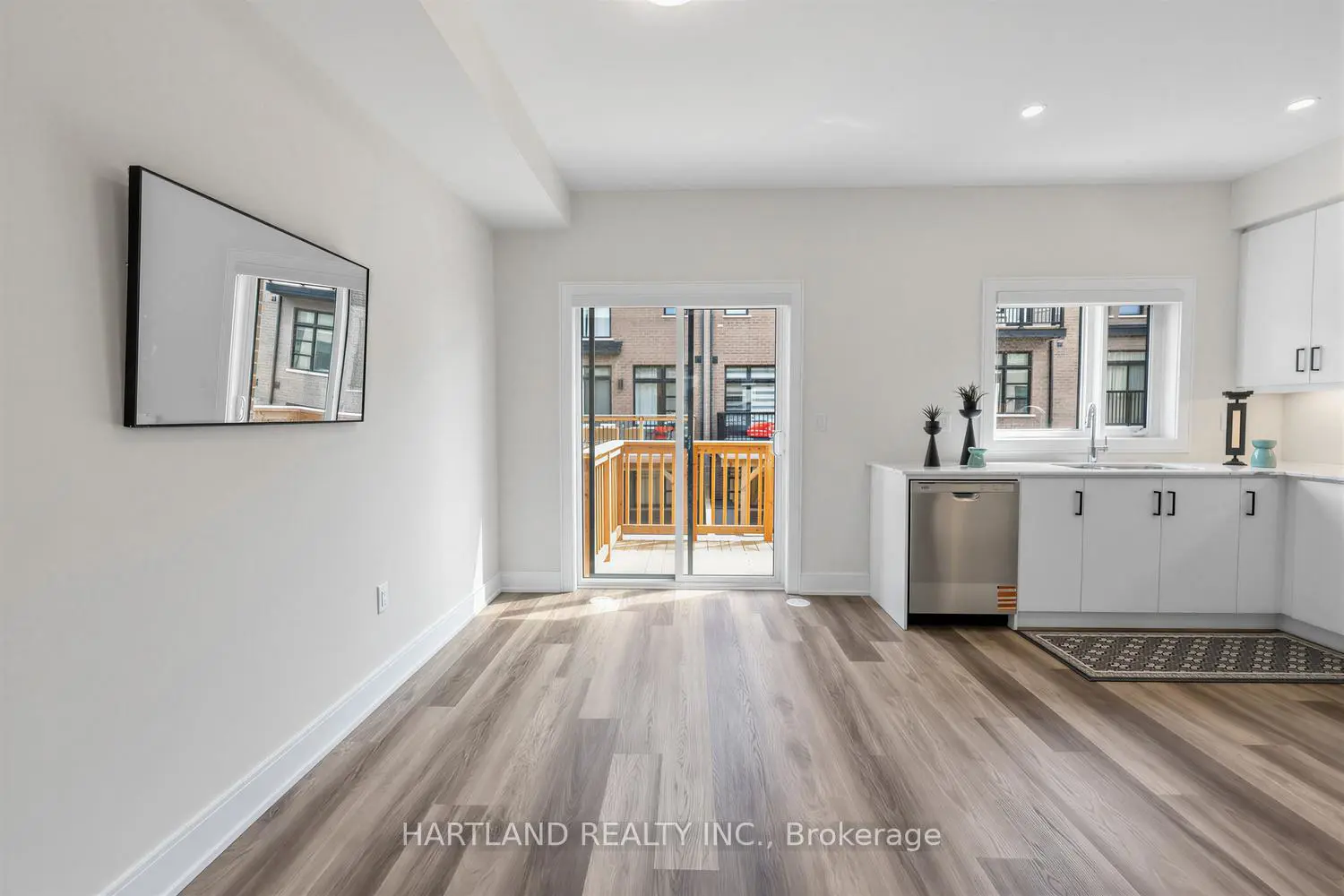 Additional image 7 of 1695 Dersan Street 505