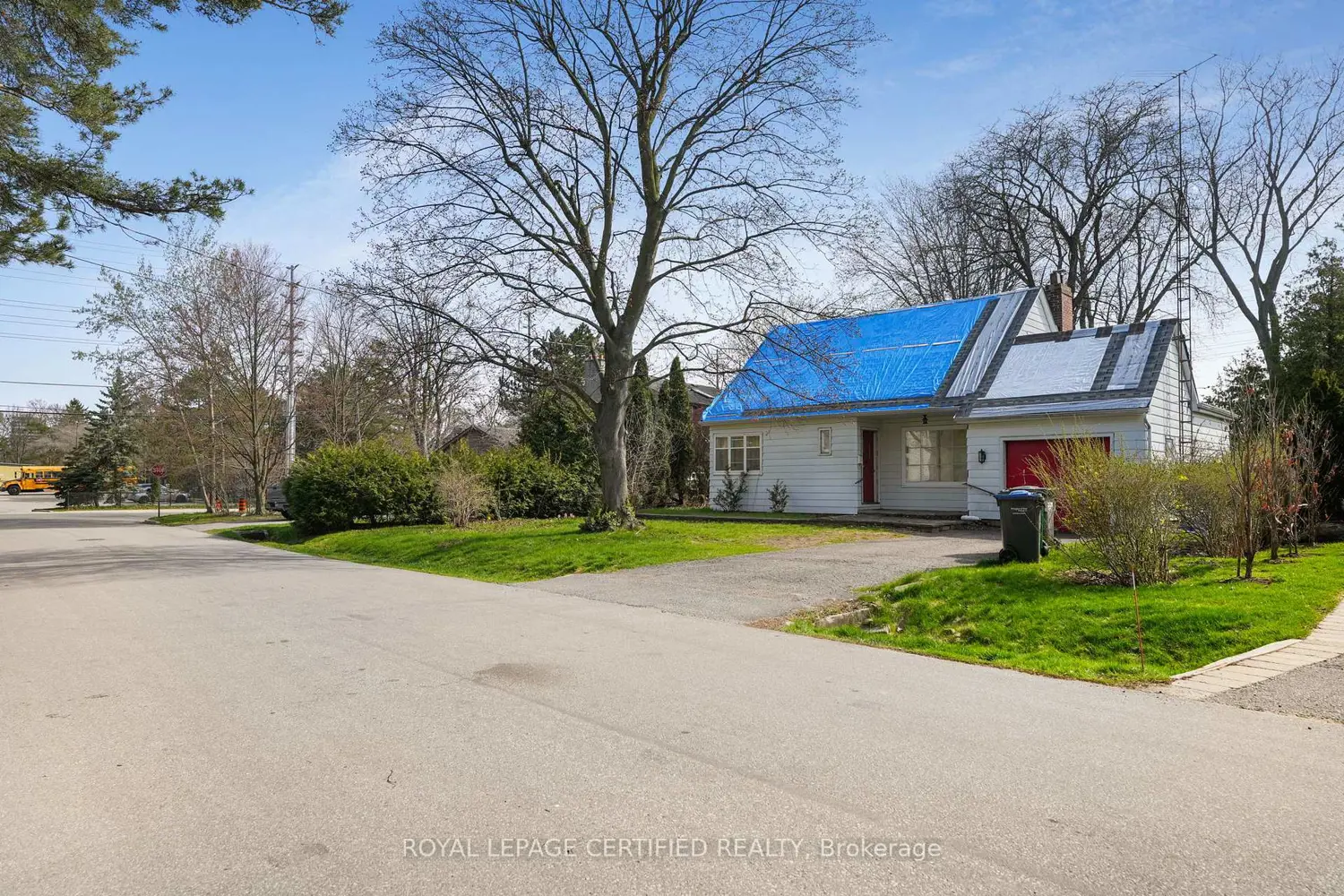 1348 Hollyrood Avenue photo 3