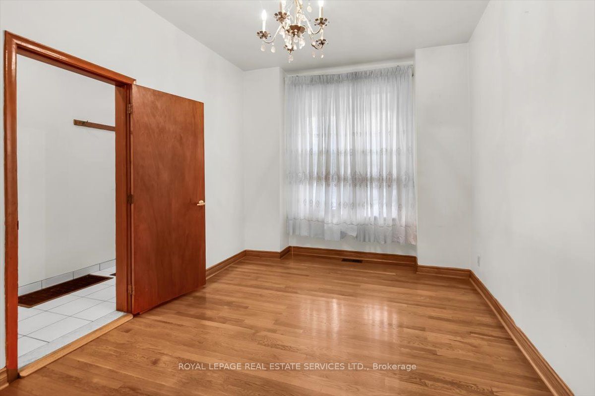 Additional image 3 of 215 Clinton Street, Toronto, ON, M6G 2Y4