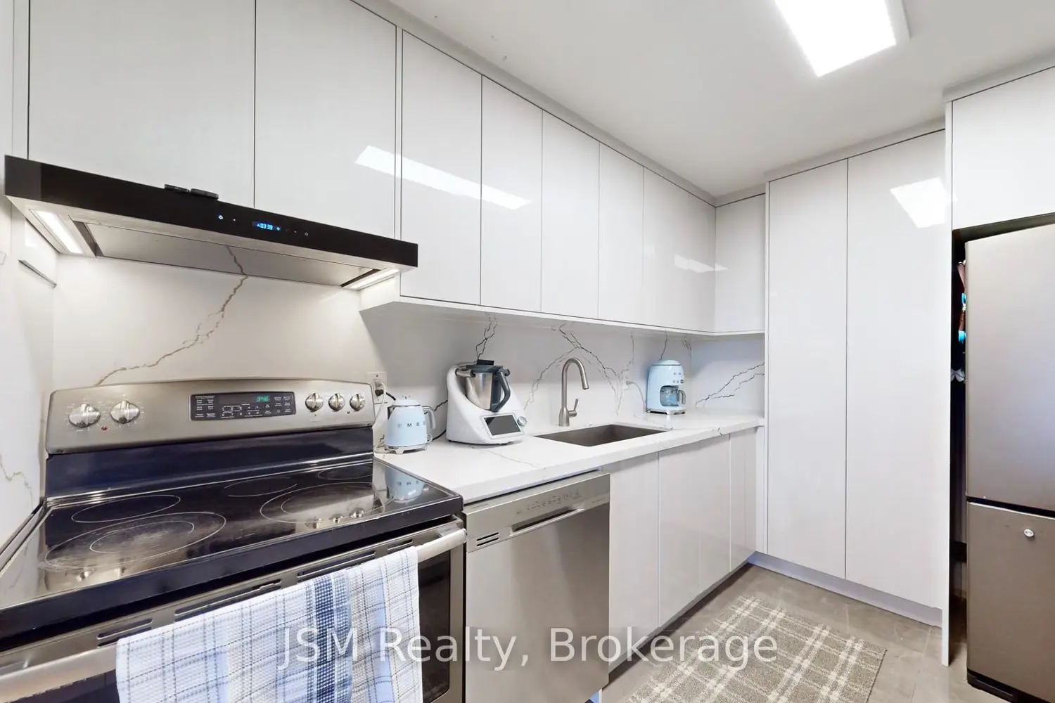 Additional image 6 of 11 Wincott Drive 1912