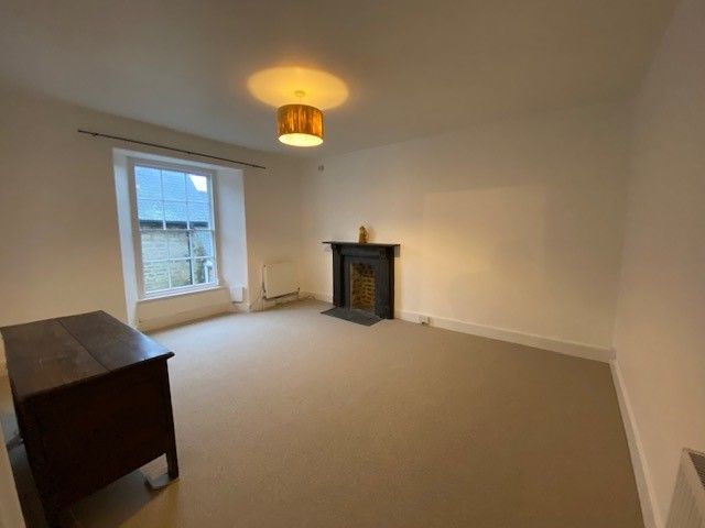 Additional image 3 of 3 bed flat to rentNew Street, Penzance TR18