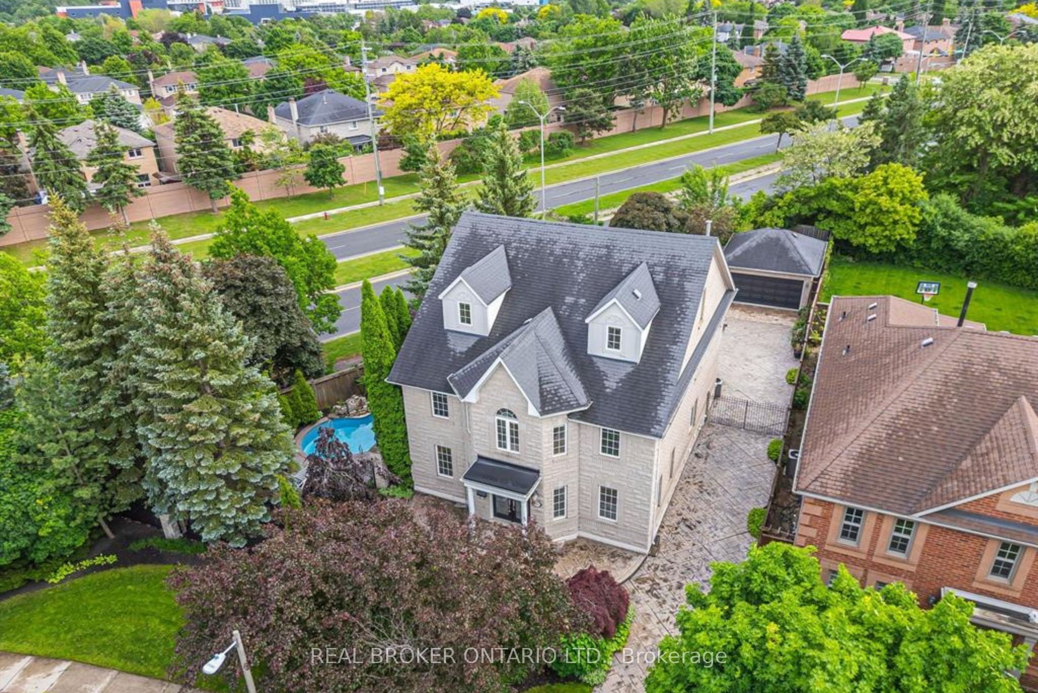 2000 Peak Place, Oakville, ON, L6H 5T2