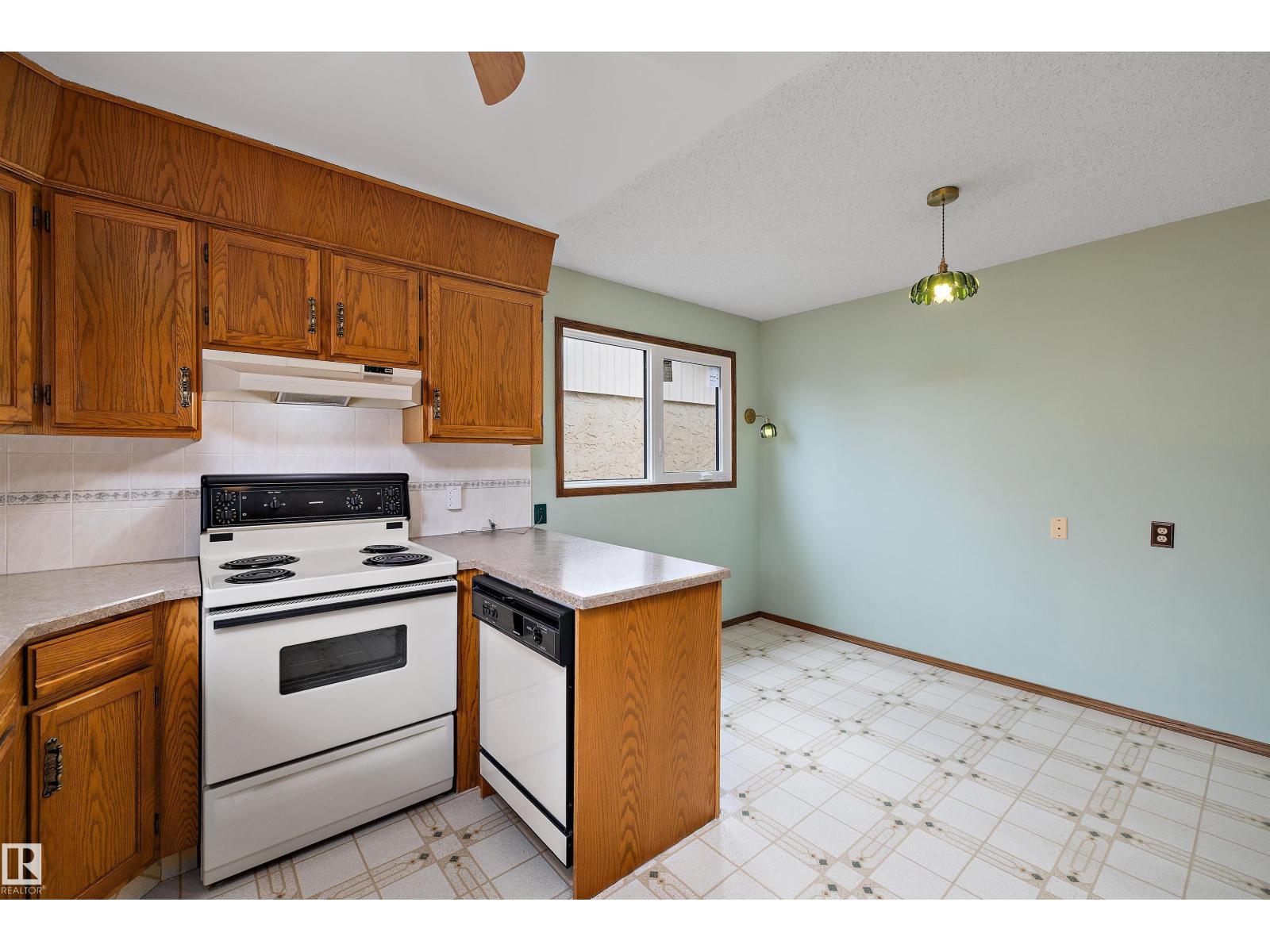 Additional image 5 of 16307 111 Street NW, Edmonton, AB, T5X2A9