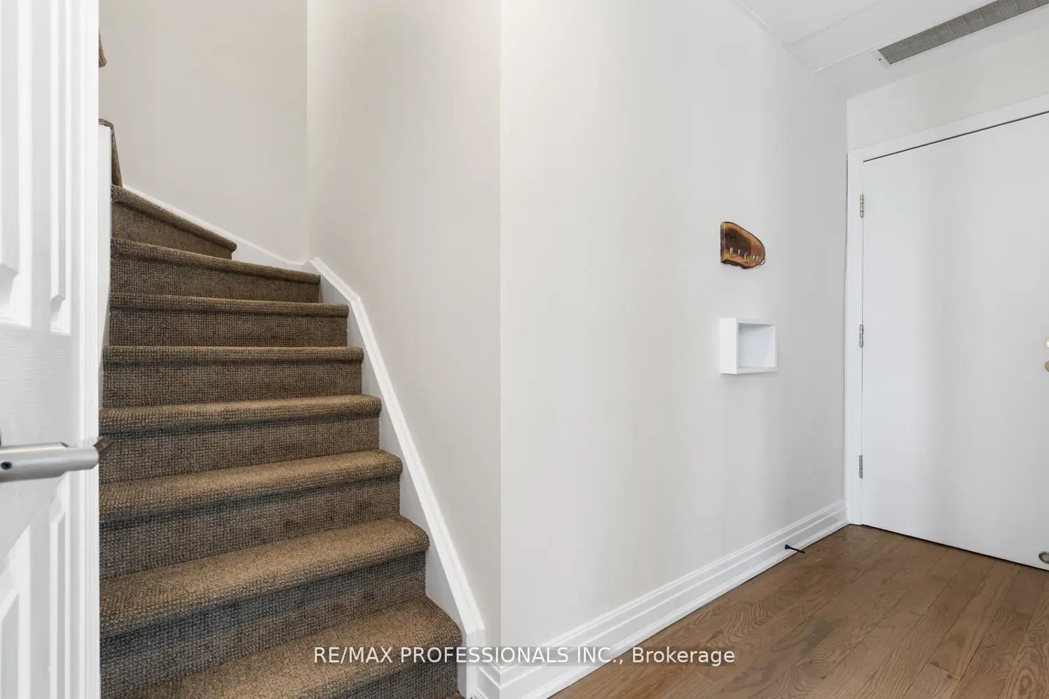 Additional image 9 of 253 Wellesley Street C