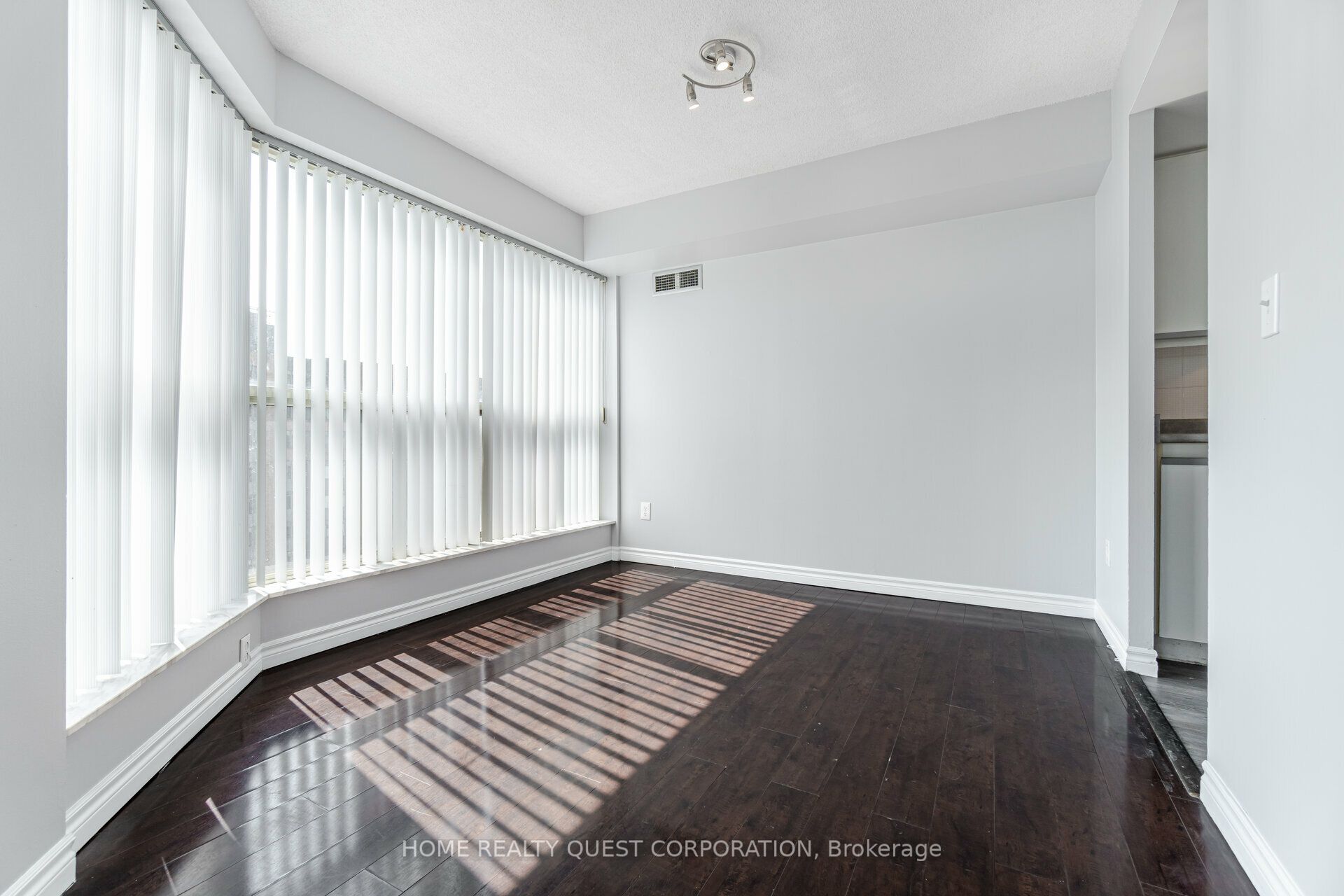 Additional image 5 of 1410-325 Webb Drive, Mississauga, ON, L5B 3Z9
