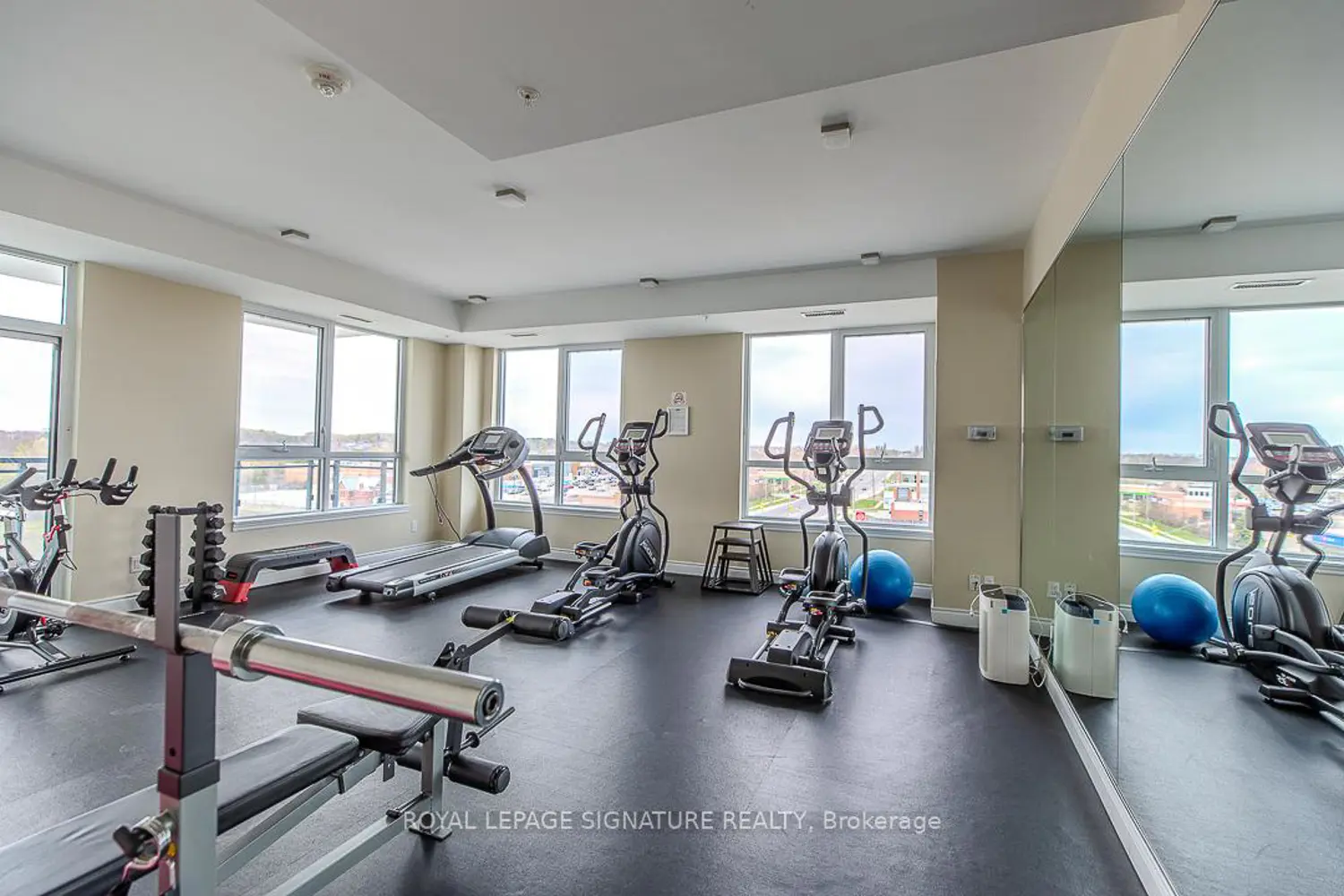 Additional image 16 of 11611 Yonge Street 516