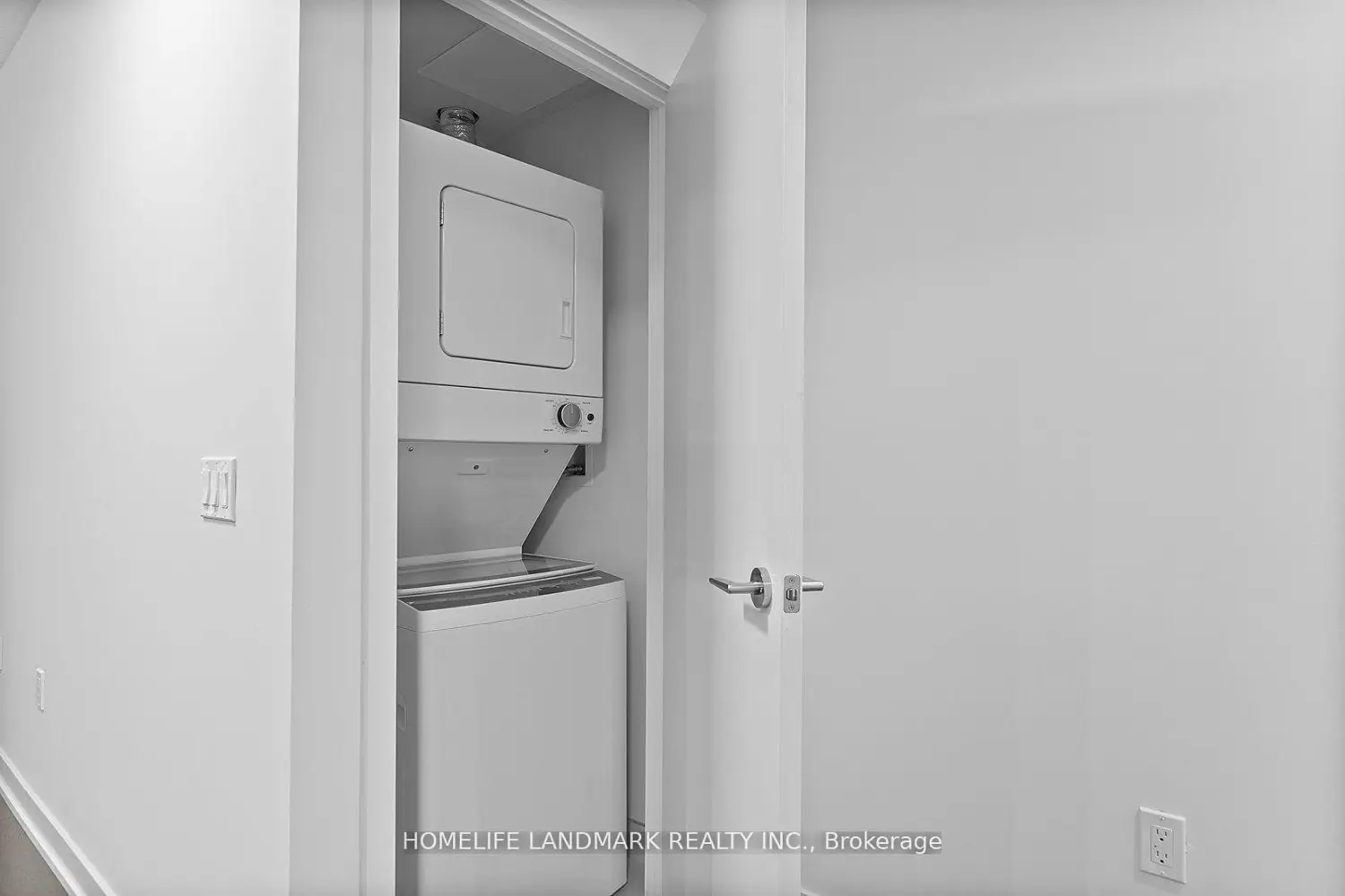 Additional image 14 of 230 Simcoe Street 1129