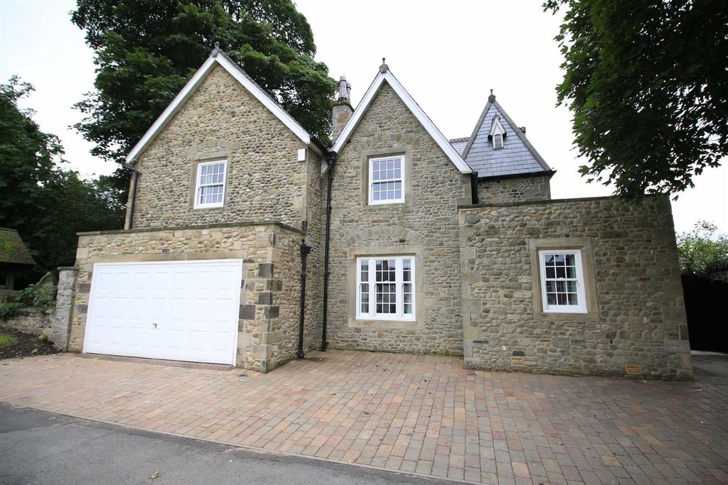 5 bed detached house to rentThe Green, High Coniscliffe, Darlington DL2