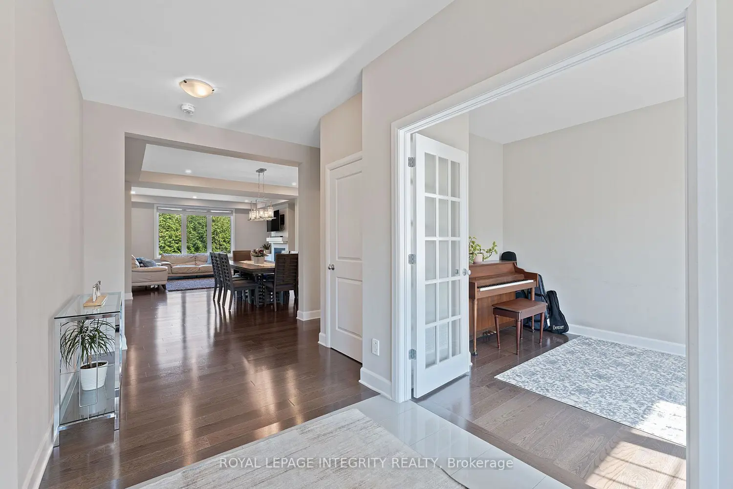 49 Hawks Landing Crescent photo 3