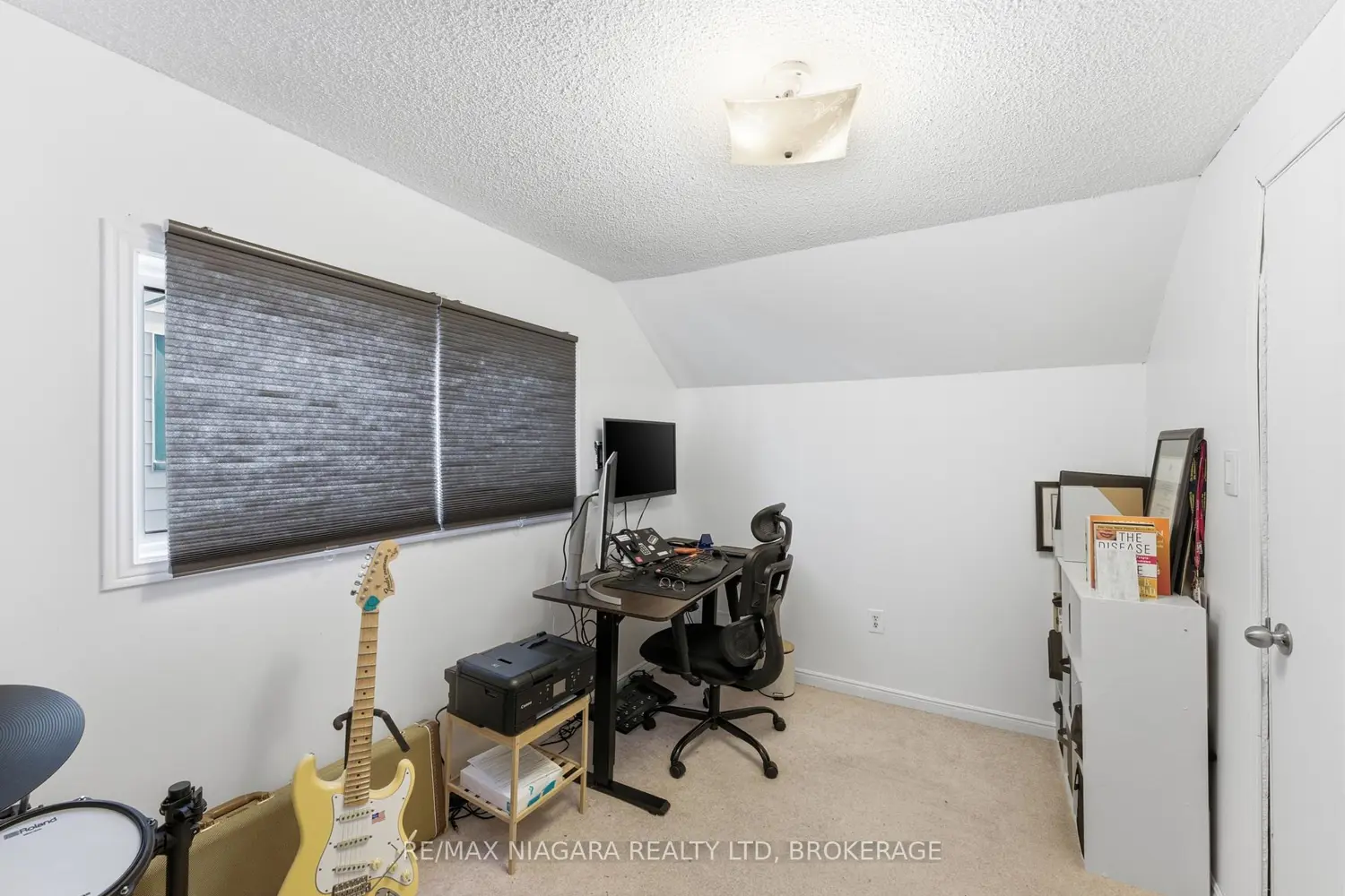 Additional image 14 of 412 Welland Avenue
