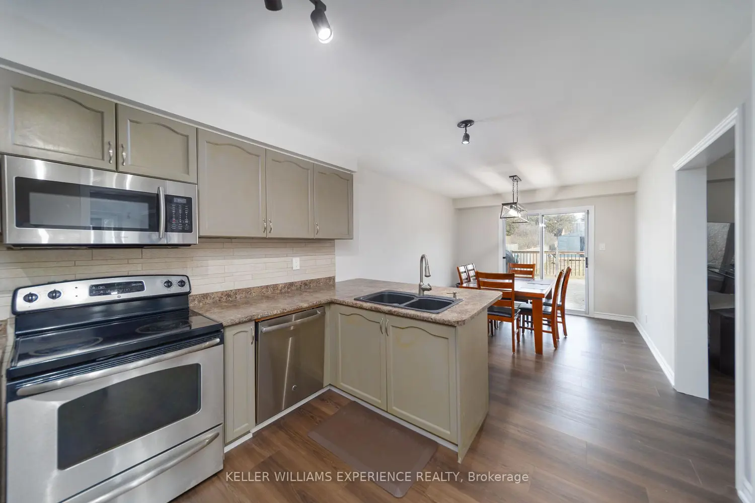Additional image 7 of 599 Walpole Crescent