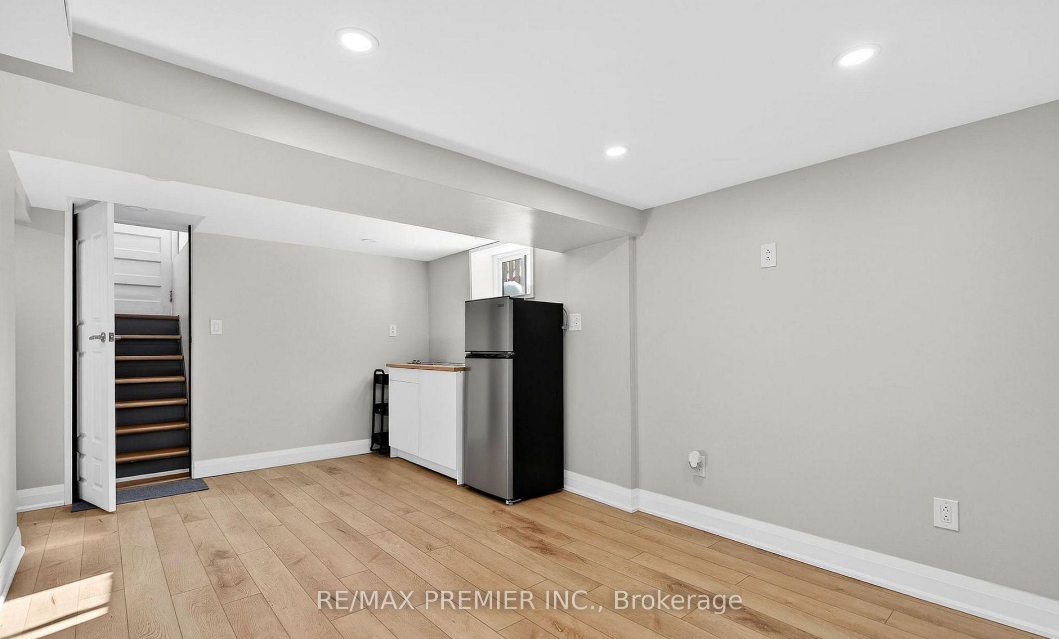 Additional image 2 of Basement-4848 Second Avenue, Niagara Falls, ON, L2E 4J1