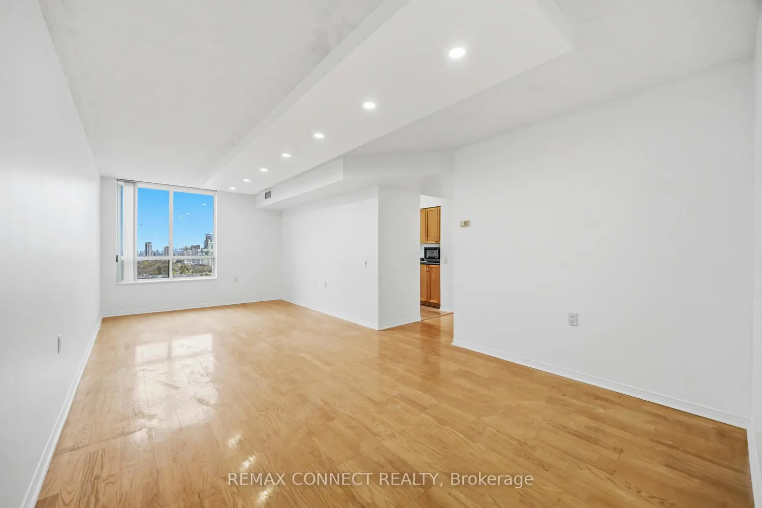 35 Finch Avenue 2010