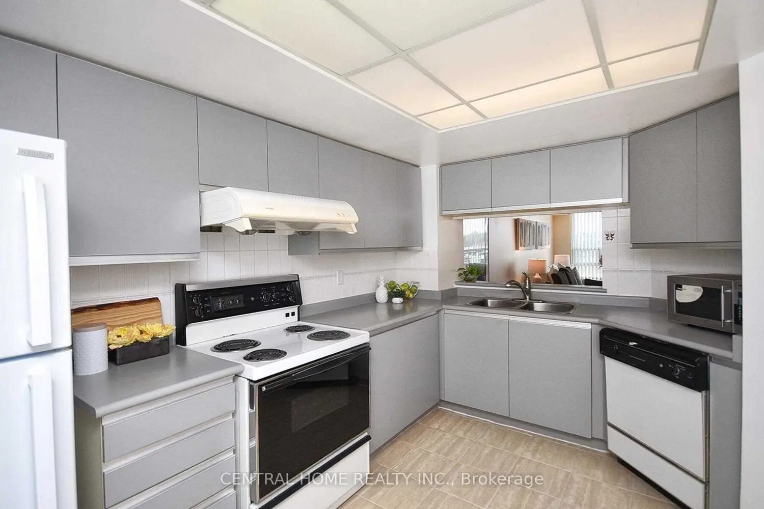 Additional image 5 of 7825 Bayview Avenue #502