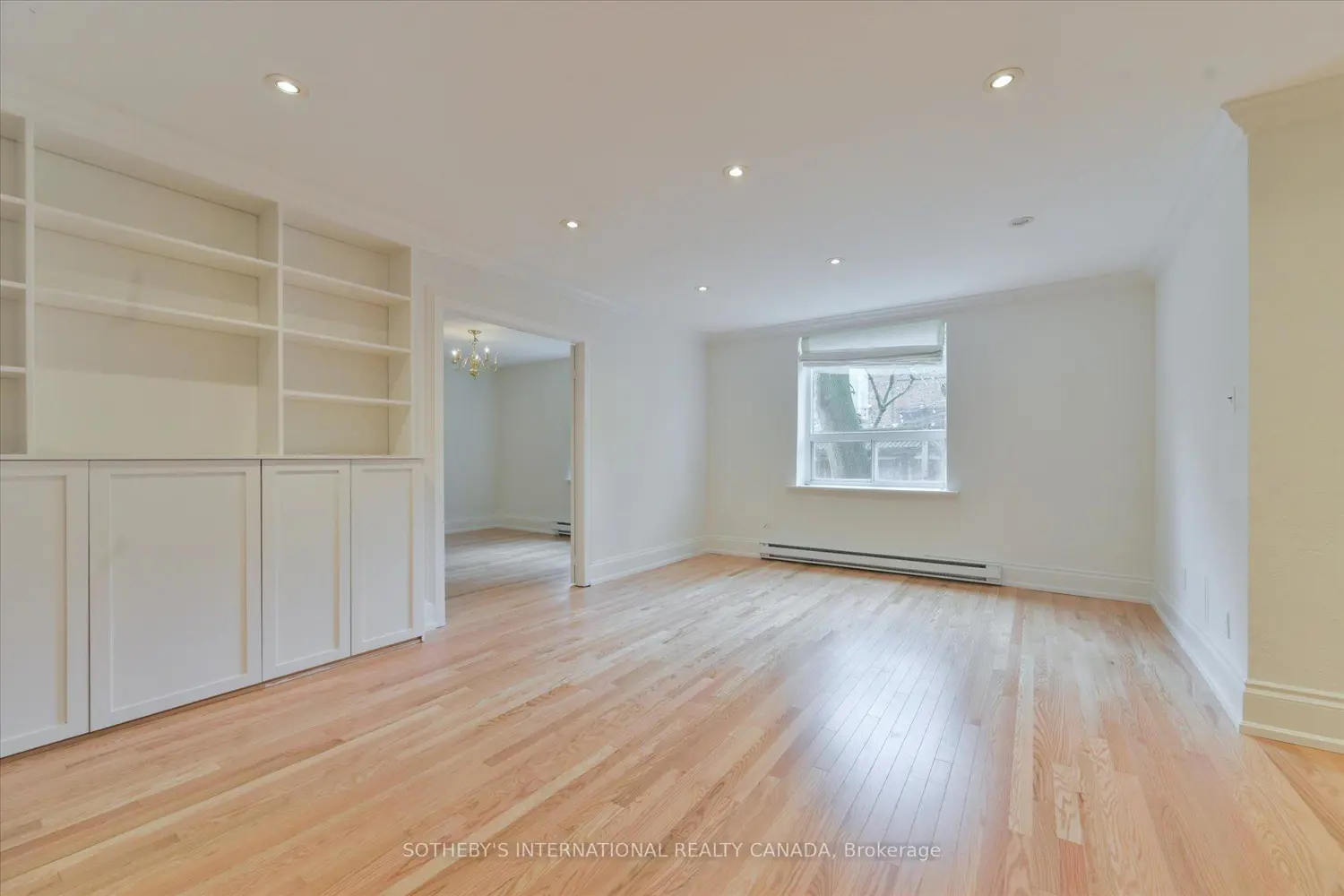Additional image 7 of 100 Oriole Parkway 106