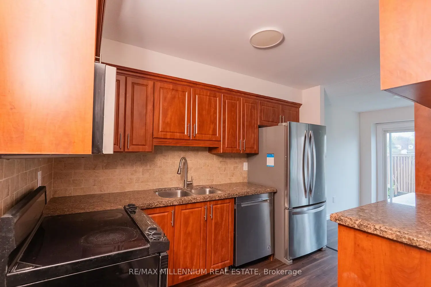 Additional image 10 of 87 Carisbrooke Court 87