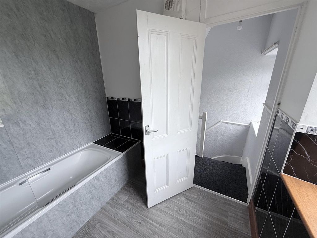 Additional image 7 of 2 bed terraced house to rentSand Street, Pwllheli LL53