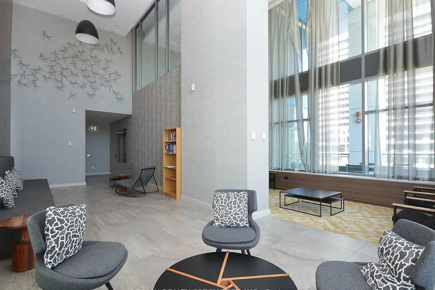 Additional image 2 of 2560 Eglinton Avenue 610