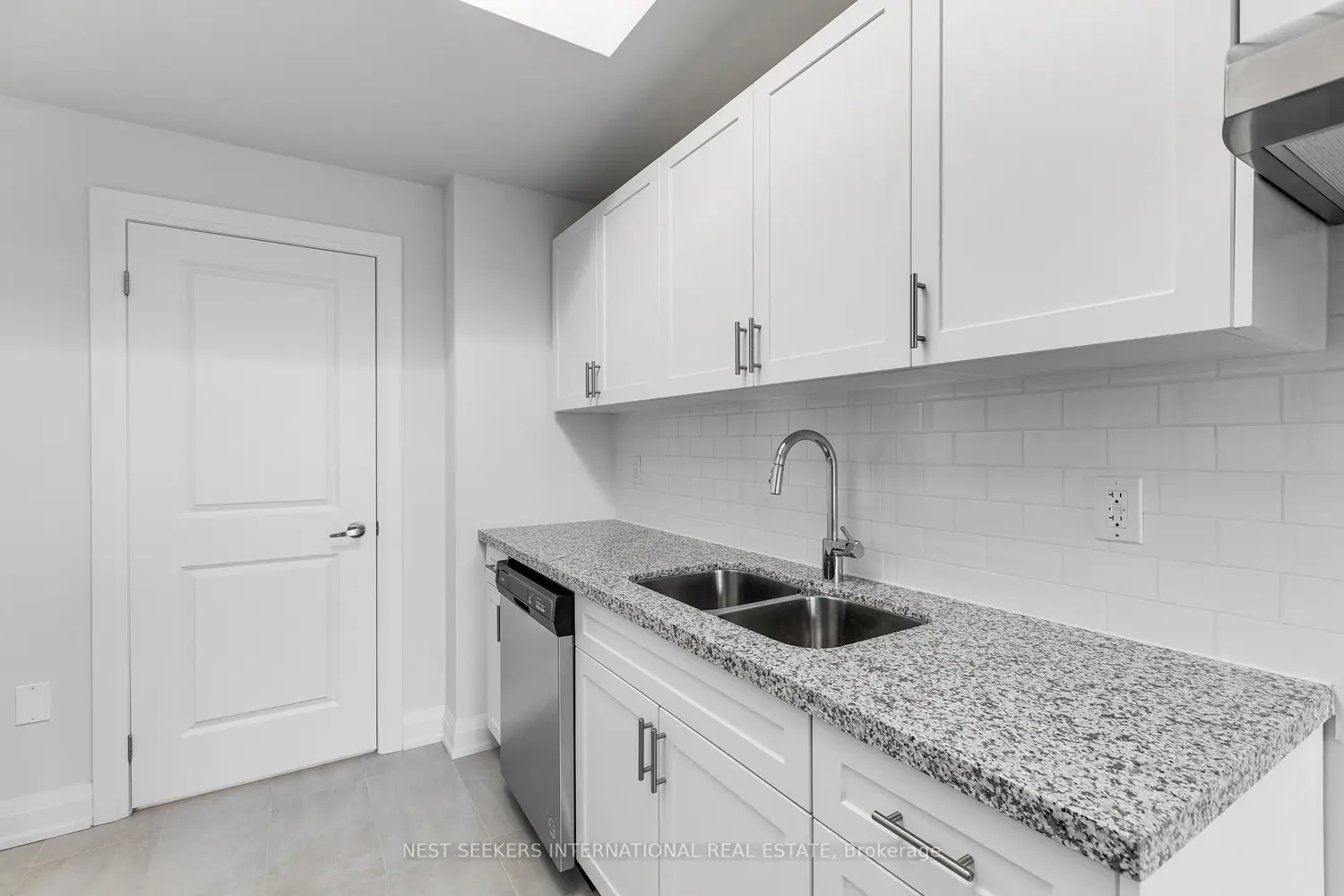 Additional image 9 of 1760A Lawrence Avenue 85