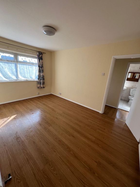 Additional image 3 of 2 bed maisonette to rentRiverside Gardens, Wembley HA0