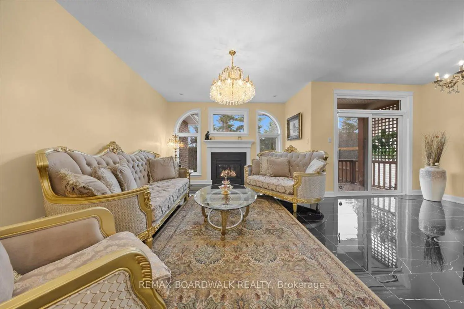 1939 Caprihani Way photo 3