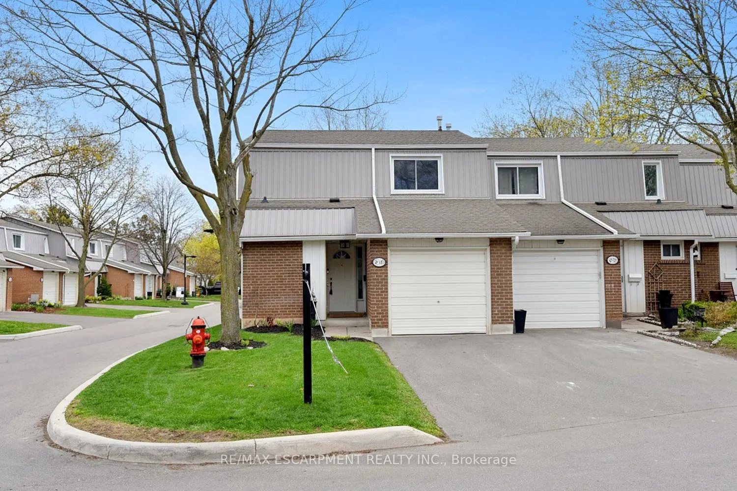 477 Woodview Road 1
