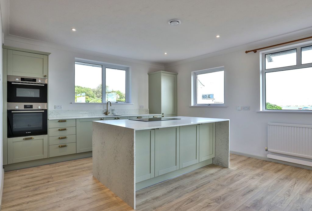 Additional image 10 of 5 bed detached bungalow to rentMudeford, Christchurch BH23