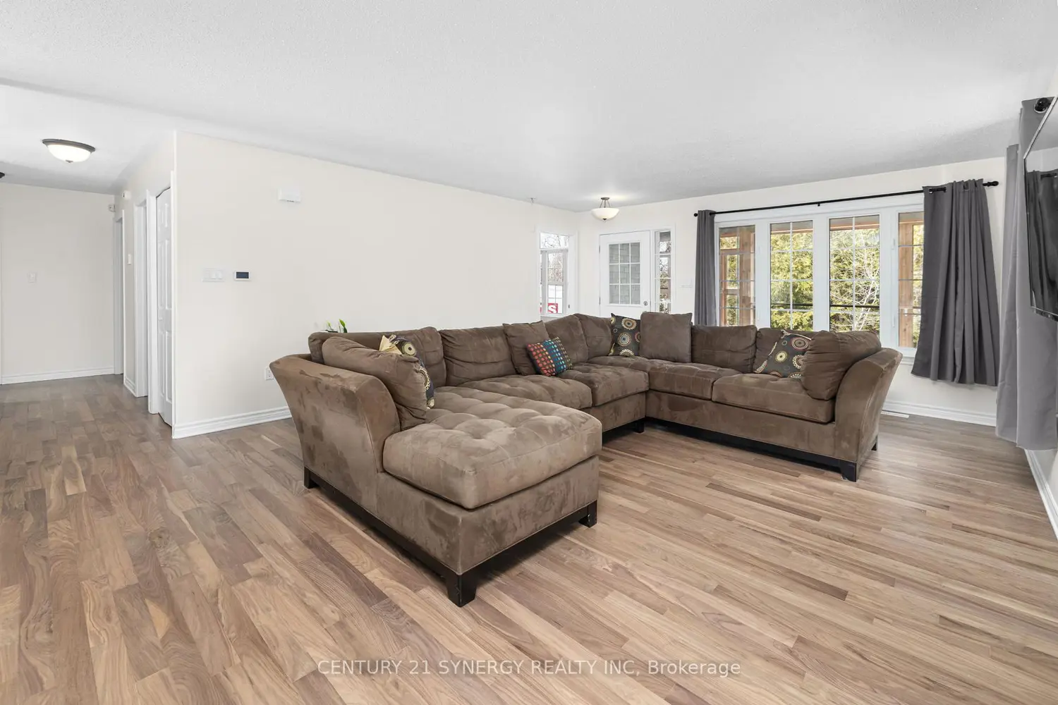 Additional image 4 of 42 Empress Drive