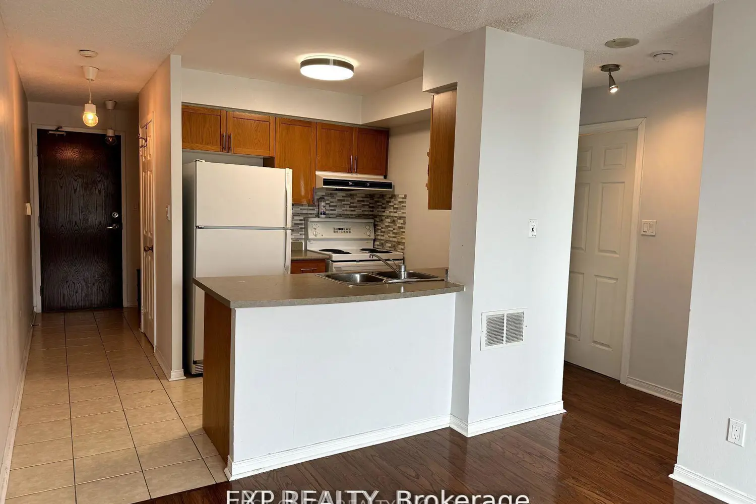 Additional image 2 of 51 Baffin Crescent 301