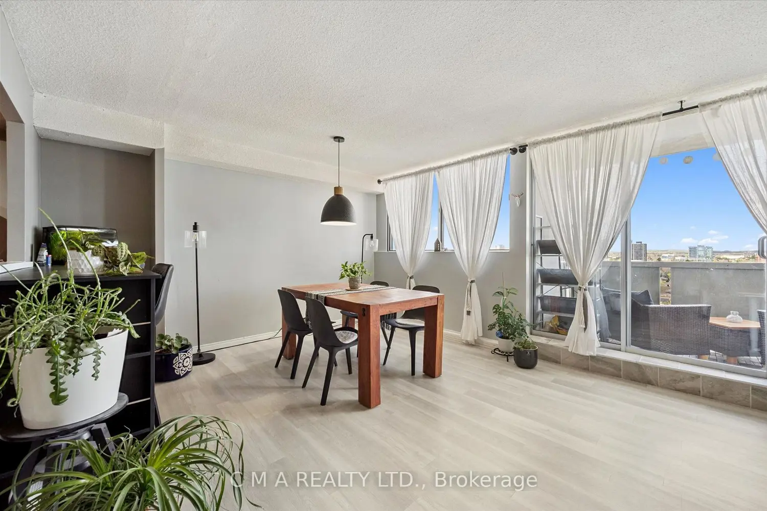 Additional image 8 of 375 King Street 1406