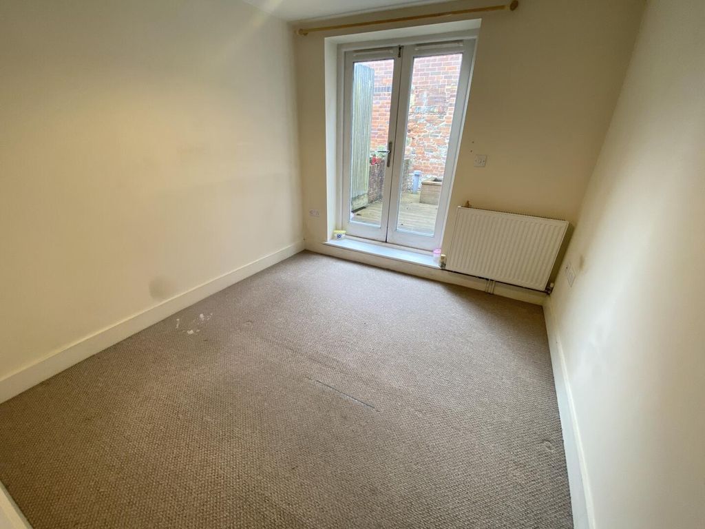 Additional image 6 of 2 bed flat to rentLugley Street, Newport PO30