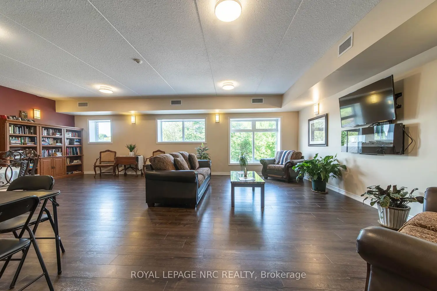 Additional image 12 of 4644 Pettit Avenue 102
