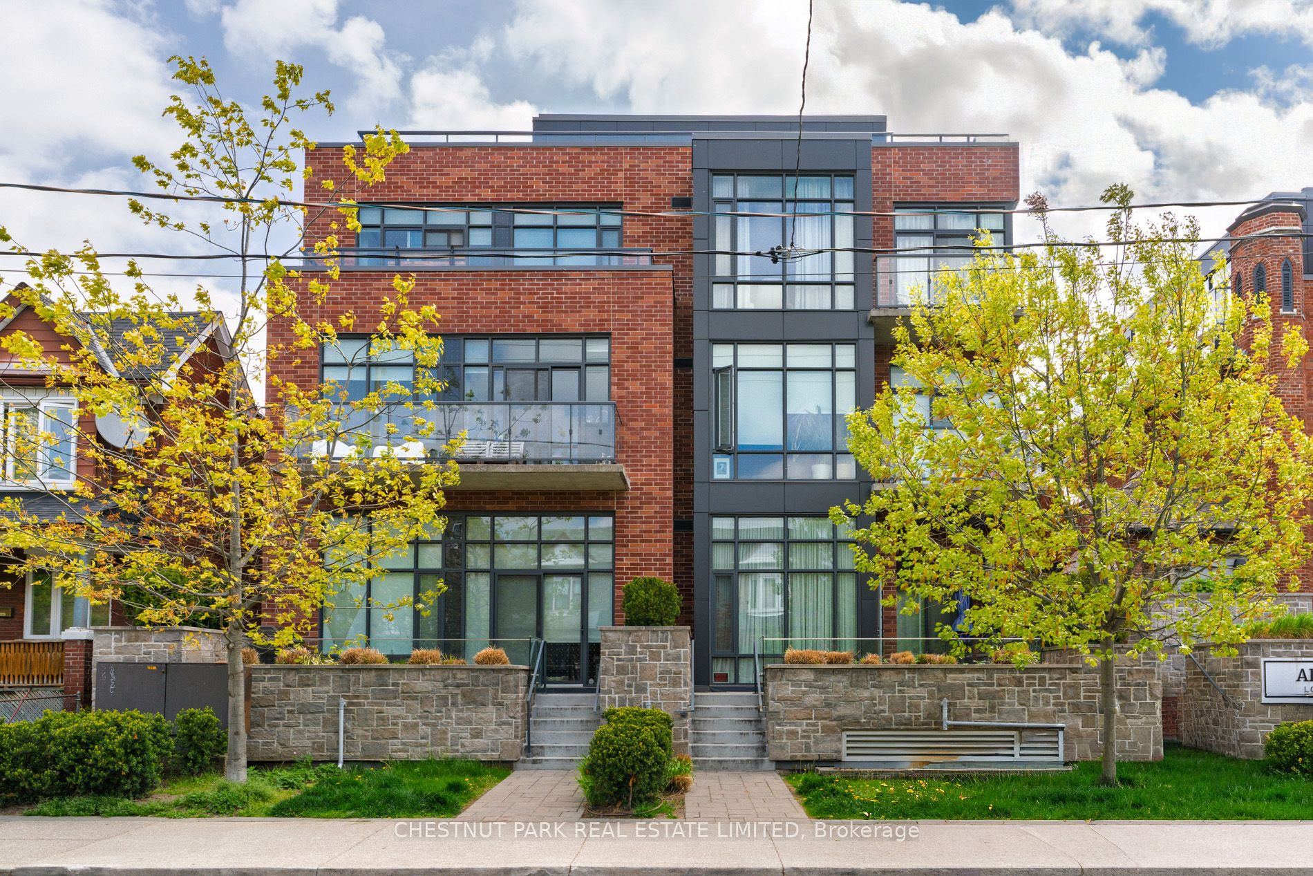 PH401-245 Perth Avenue, Toronto, ON, M6P 3X9