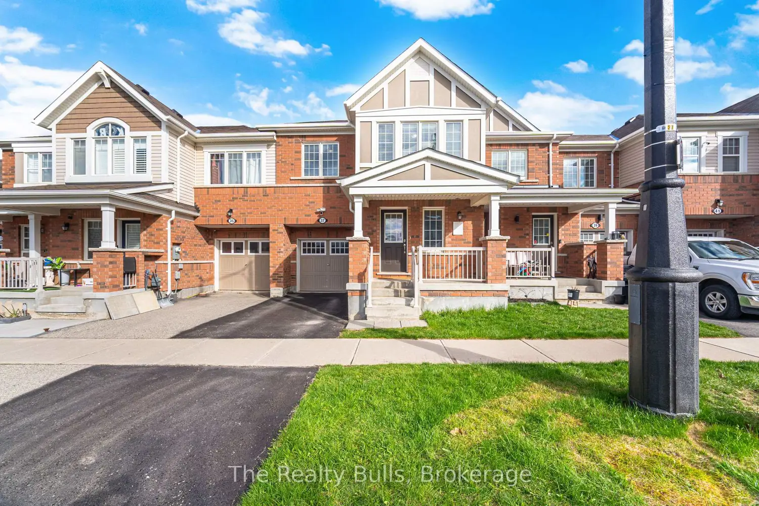 37 Lothbury Drive