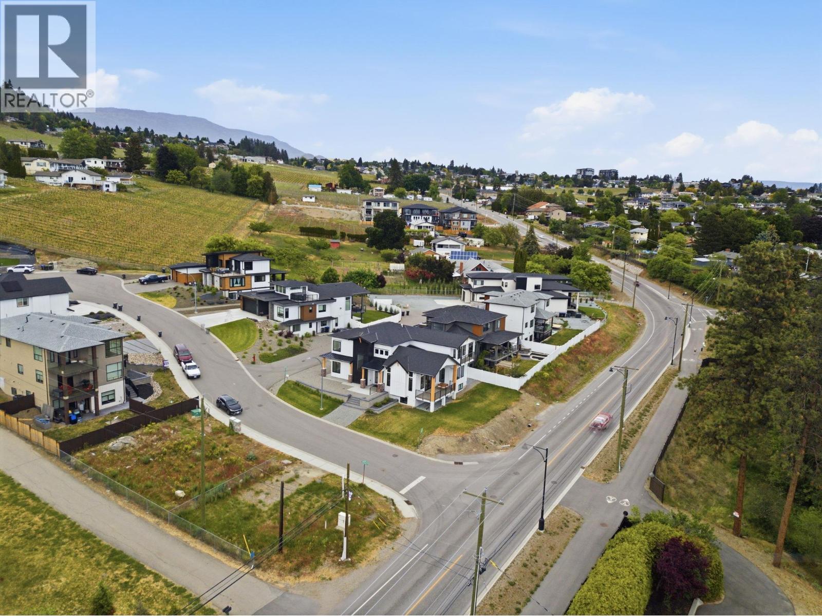 Additional image 3 of 1032 Oak Barrel Lane, West Kelowna, BC, V1Z0A6